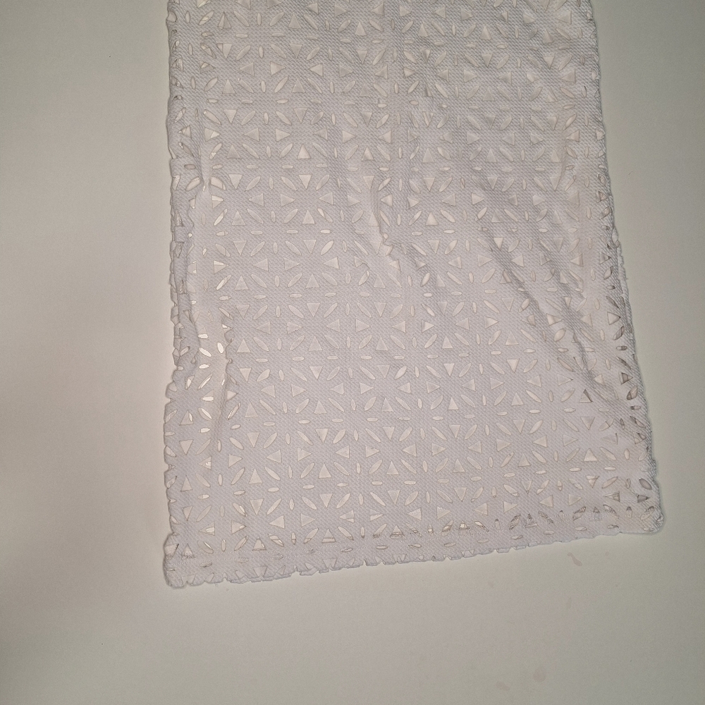 Fabletics Ivory Geometric Pattern Top - Picture 3 of 7